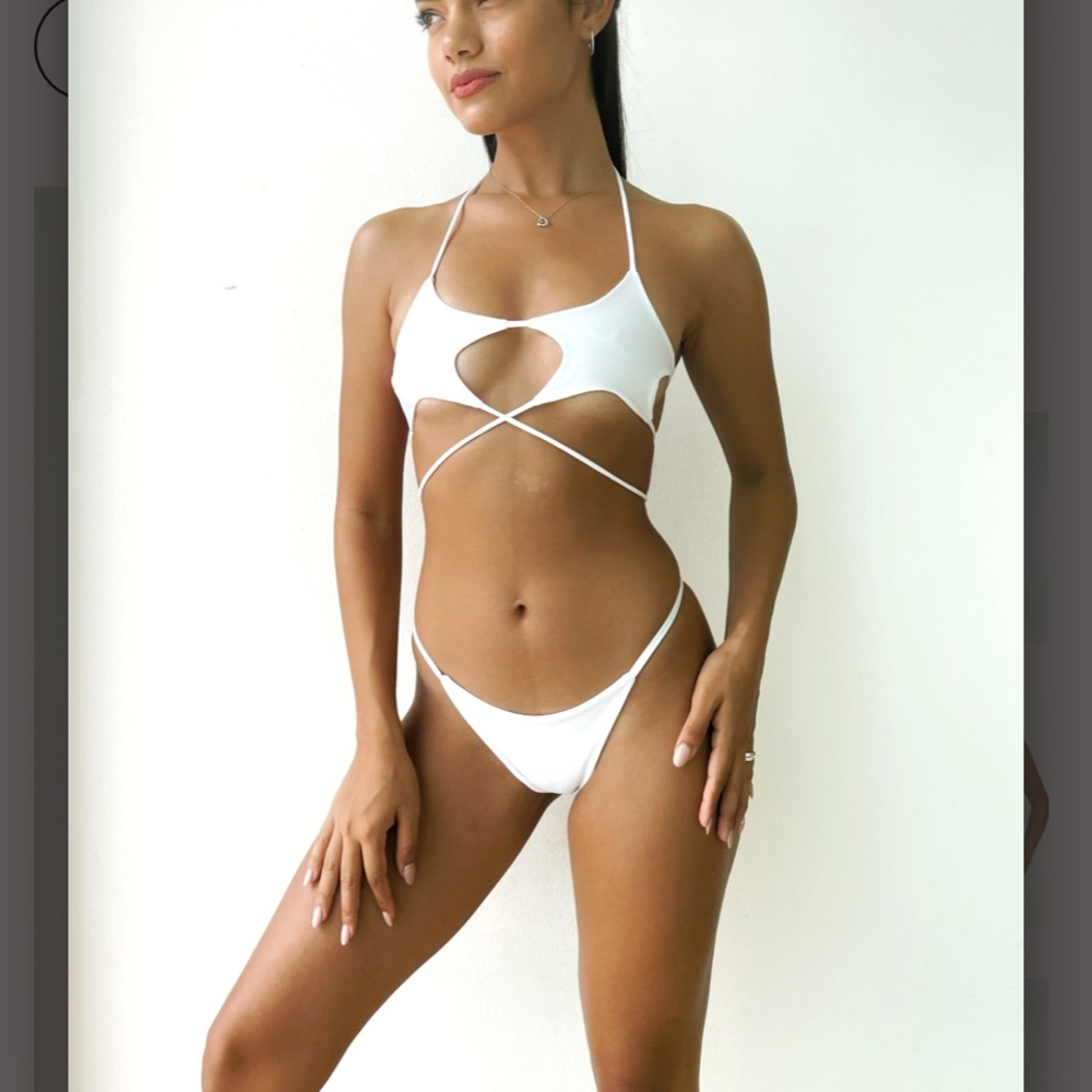 Barely worn Stella bikini top lali and Layla medium